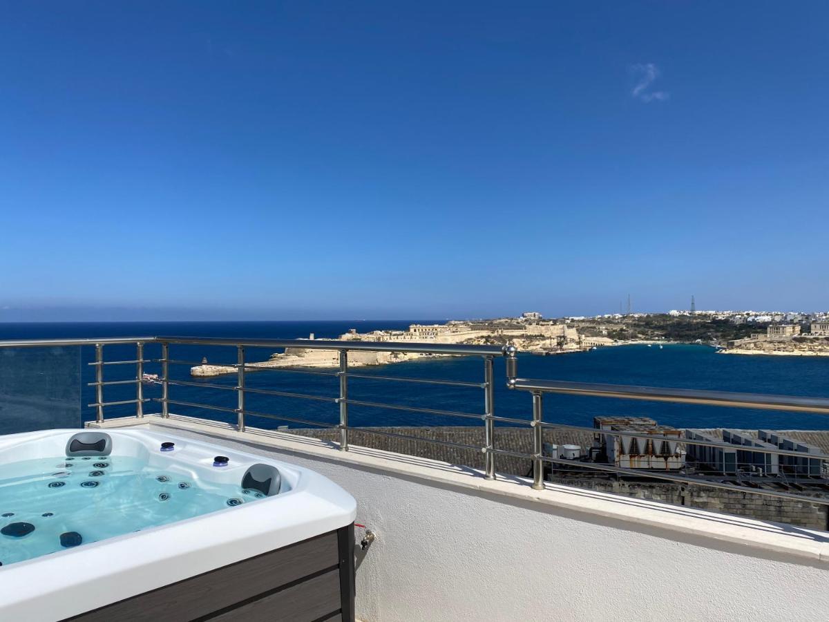Valletta Luxury 4-Bedroom Duplex With Stunning Sea Views Private Terrace And Jacuzzi Ngoại thất bức ảnh