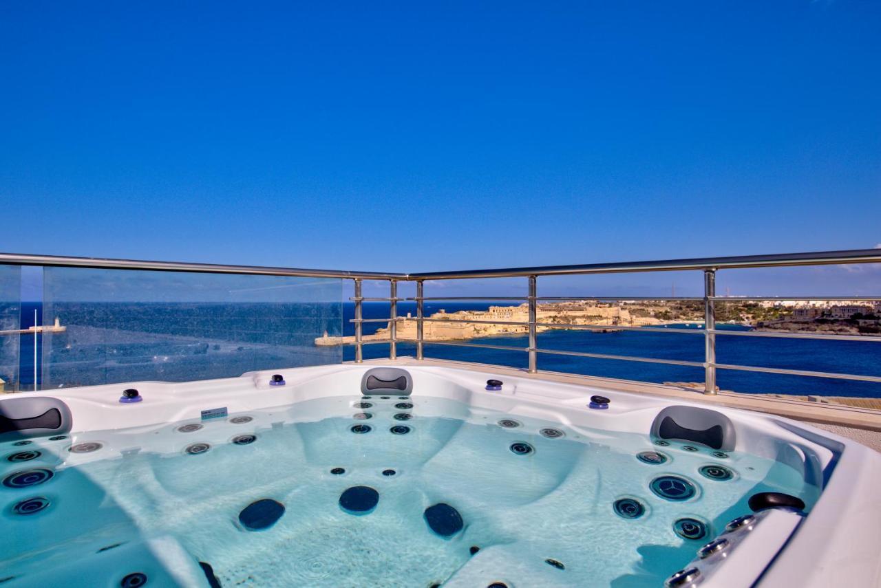 Valletta Luxury 4-Bedroom Duplex With Stunning Sea Views Private Terrace And Jacuzzi Ngoại thất bức ảnh