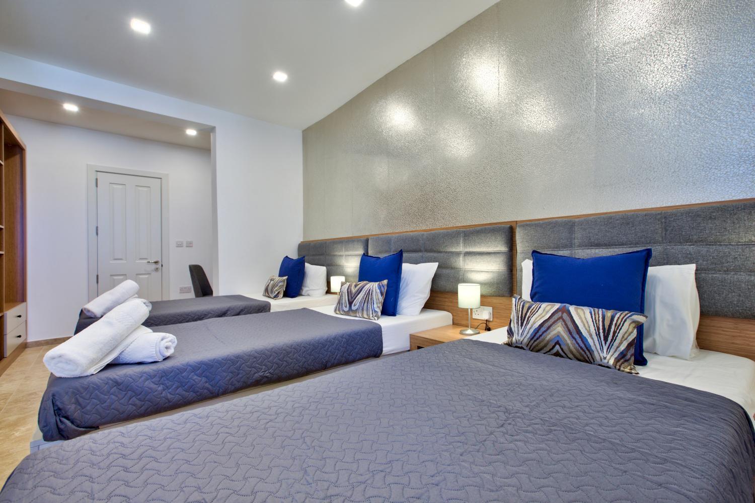 Valletta Luxury 4-Bedroom Duplex With Stunning Sea Views Private Terrace And Jacuzzi Ngoại thất bức ảnh